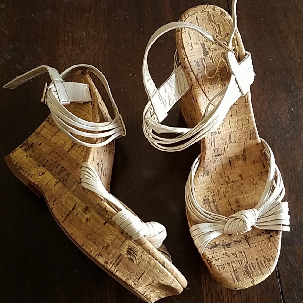 Size 7.5 Jessica Simpson wedges